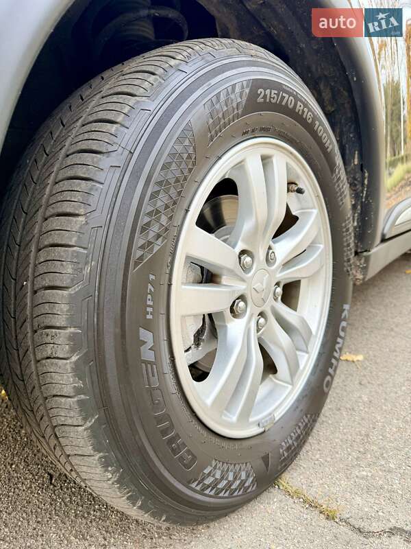 Внедорожник / Кроссовер Mitsubishi Outlander 2016 в Киеве