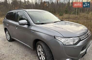 Позашляховик / Кросовер Mitsubishi Outlander 2013 в Звягелі