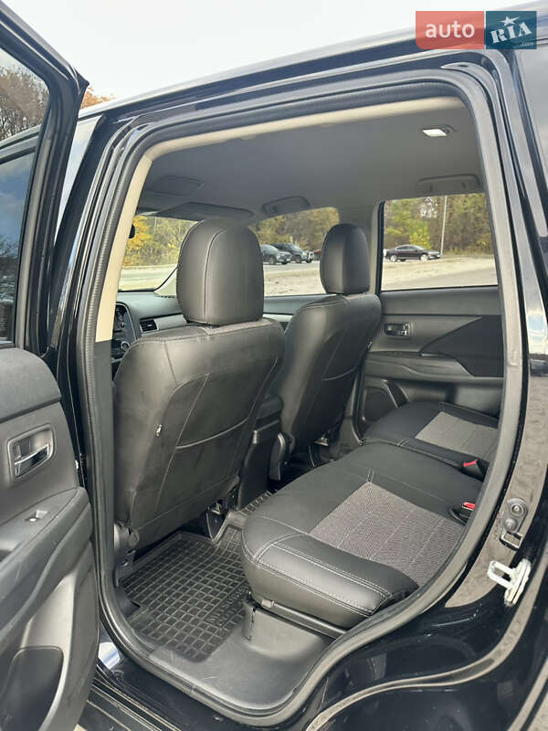 Внедорожник / Кроссовер Mitsubishi Outlander 2015 в Днепре