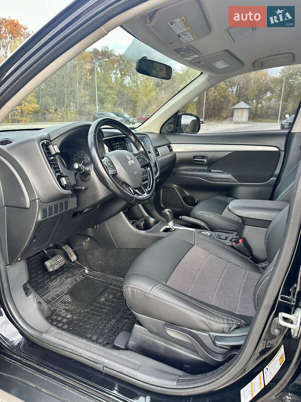 Внедорожник / Кроссовер Mitsubishi Outlander 2015 в Днепре