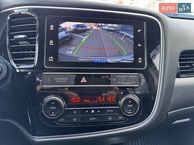 Внедорожник / Кроссовер Mitsubishi Outlander 2018 в Киеве