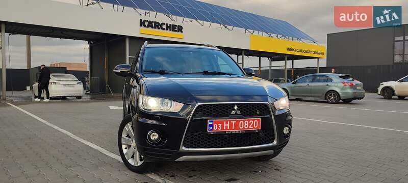 Внедорожник / Кроссовер Mitsubishi Outlander 2010 в Луцке