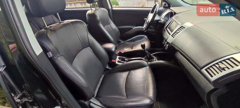 Внедорожник / Кроссовер Mitsubishi Outlander 2010 в Луцке