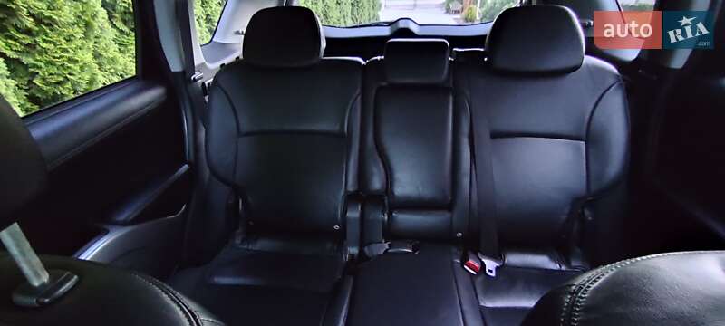 Внедорожник / Кроссовер Mitsubishi Outlander 2010 в Луцке