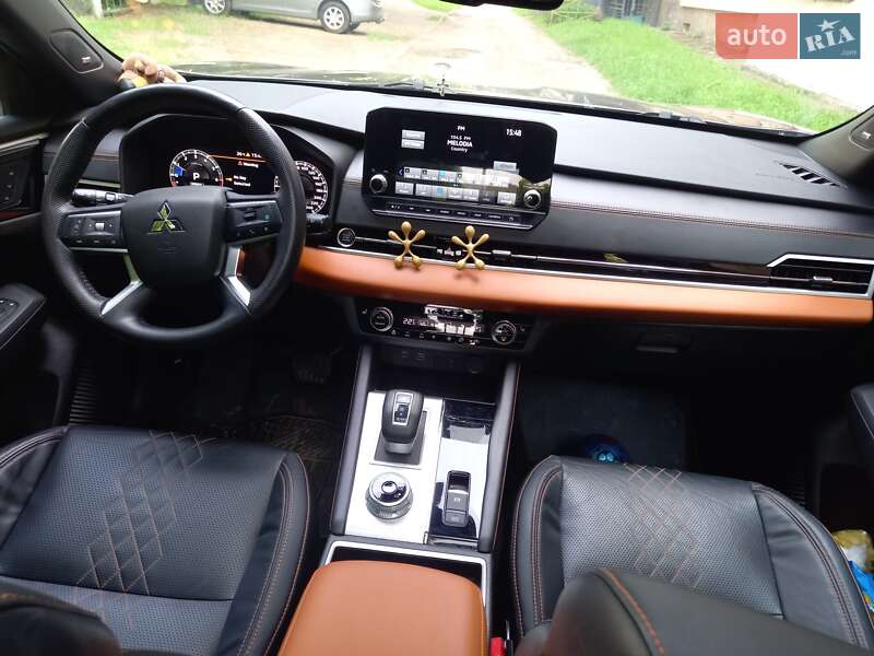 Внедорожник / Кроссовер Mitsubishi Outlander 2022 в Черкассах