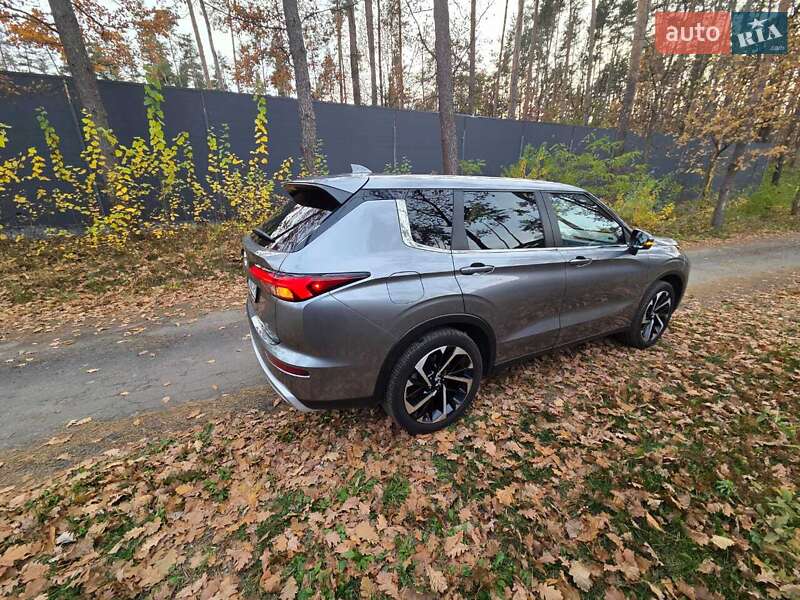 Внедорожник / Кроссовер Mitsubishi Outlander 2022 в Киеве фото 4 Внедорожник / Кроссовер Mitsubishi Outlander 2022 в Киеве