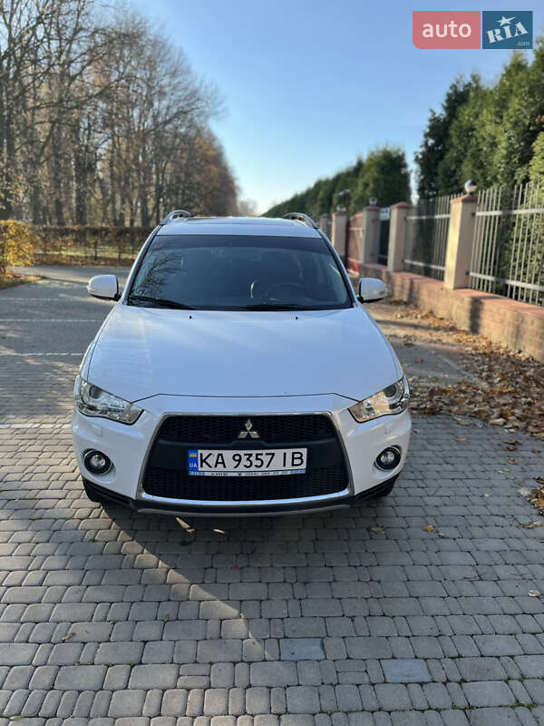 Позашляховик / Кросовер Mitsubishi Outlander 2011 в Василькові