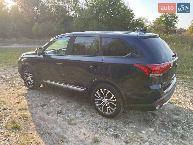 Позашляховик / Кросовер Mitsubishi Outlander 2017 в Богородчанах фото 8 Позашляховик / Кросовер Mitsubishi Outlander 2017 в Богородчанах
