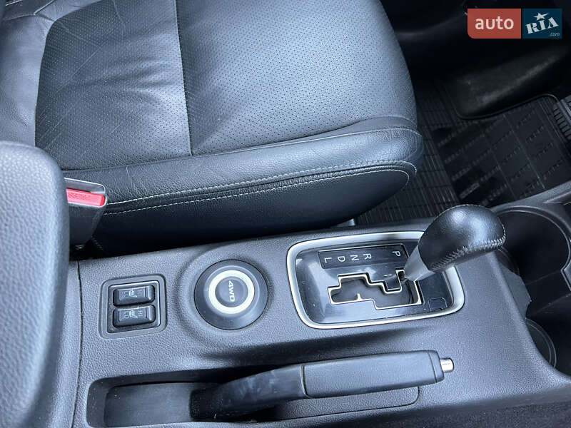 Внедорожник / Кроссовер Mitsubishi Outlander 2013 в Ровно