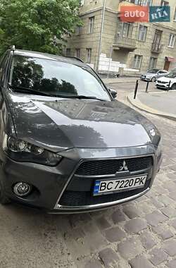Внедорожник / Кроссовер Mitsubishi Outlander 2012 в Львове