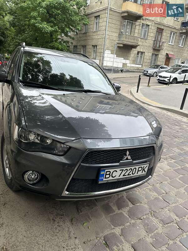 Внедорожник / Кроссовер Mitsubishi Outlander 2012 в Львове фото Внедорожник / Кроссовер Mitsubishi Outlander 2012 в Львове