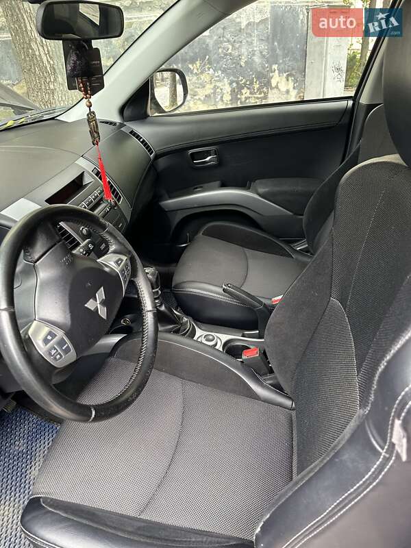 Внедорожник / Кроссовер Mitsubishi Outlander 2012 в Львове фото 3 Внедорожник / Кроссовер Mitsubishi Outlander 2012 в Львове