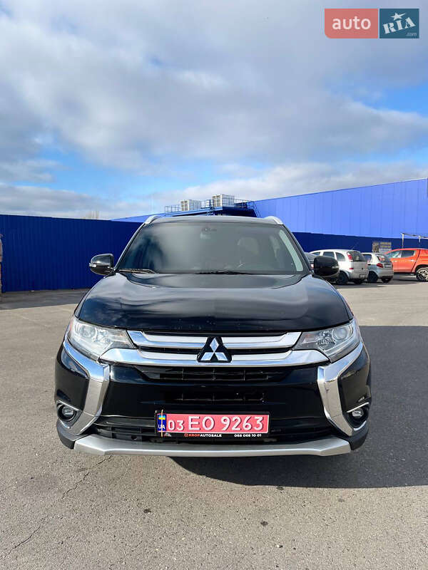 Внедорожник / Кроссовер Mitsubishi Outlander 2015 в Кропивницком
