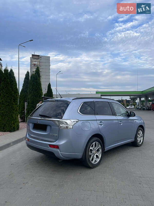 Позашляховик / Кросовер Mitsubishi Outlander 2014 в Житомирі