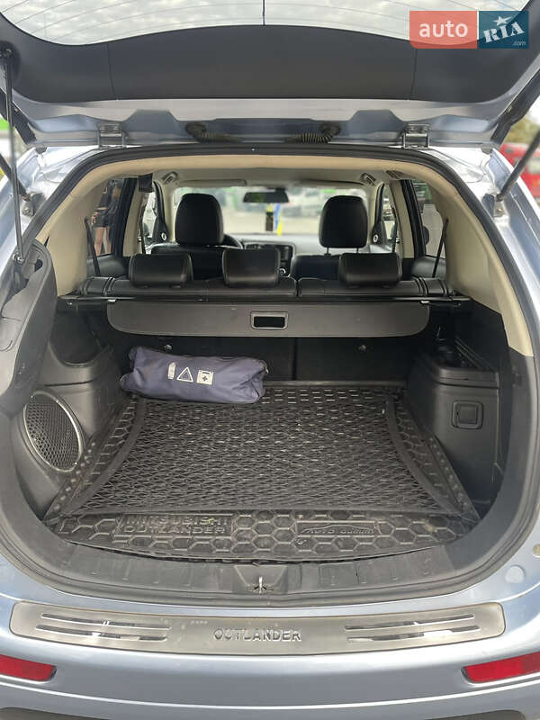 Позашляховик / Кросовер Mitsubishi Outlander 2014 в Житомирі