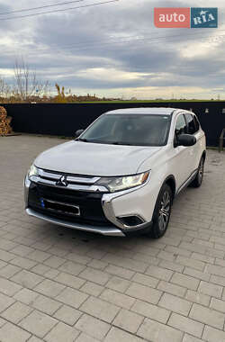 Внедорожник / Кроссовер Mitsubishi Outlander 2016 в Тернополе