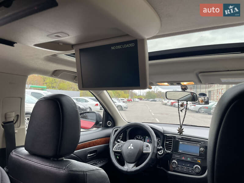 Внедорожник / Кроссовер Mitsubishi Outlander 2014 в Днепре фото 12 Внедорожник / Кроссовер Mitsubishi Outlander 2014 в Днепре