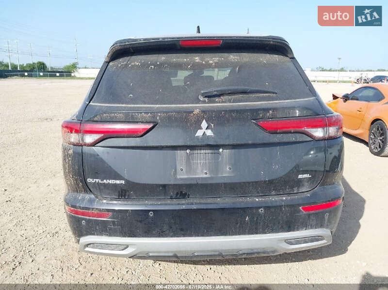 Внедорожник / Кроссовер Mitsubishi Outlander 2022 в Буче