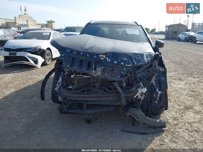 Внедорожник / Кроссовер Mitsubishi Outlander 2022 в Буче