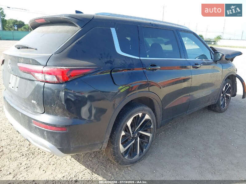 Внедорожник / Кроссовер Mitsubishi Outlander 2022 в Буче