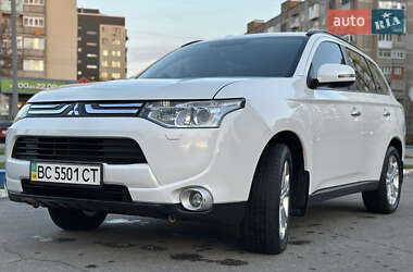 Внедорожник / Кроссовер Mitsubishi Outlander 2012 в Александрие