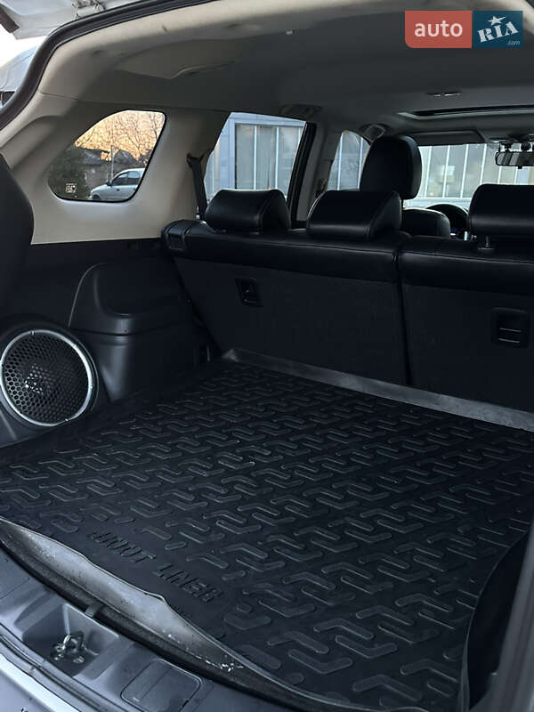 Внедорожник / Кроссовер Mitsubishi Outlander 2012 в Александрие