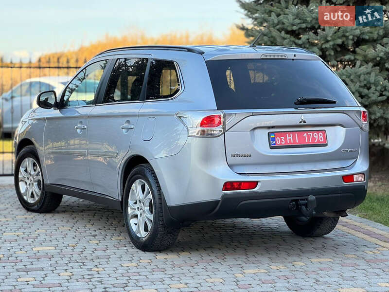 Внедорожник / Кроссовер Mitsubishi Outlander 2012 в Сумах