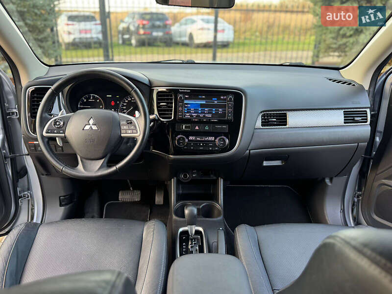 Внедорожник / Кроссовер Mitsubishi Outlander 2012 в Сумах