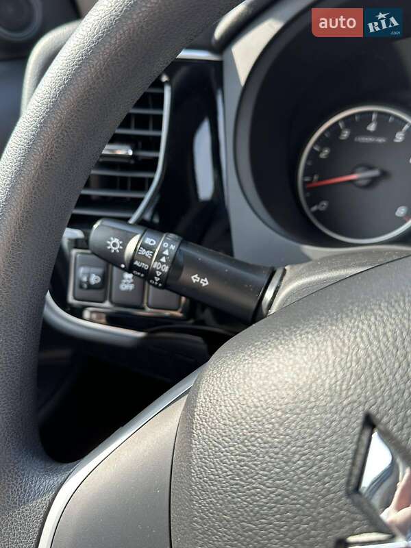 Внедорожник / Кроссовер Mitsubishi Outlander 2019 в Одессе фото 25 Внедорожник / Кроссовер Mitsubishi Outlander 2019 в Одессе