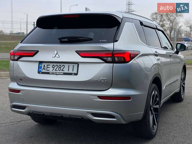 Позашляховик / Кросовер Mitsubishi Outlander 2022 в Дніпрі