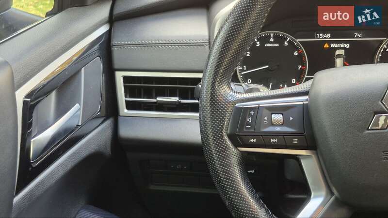 Позашляховик / Кросовер Mitsubishi Outlander 2021 в Черкасах