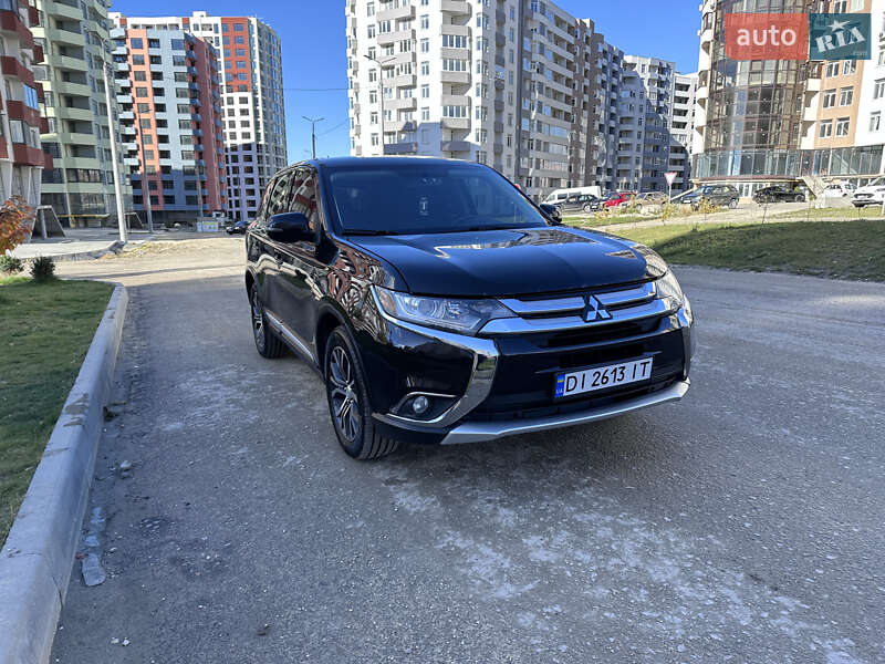 Внедорожник / Кроссовер Mitsubishi Outlander 2015 в Тернополе