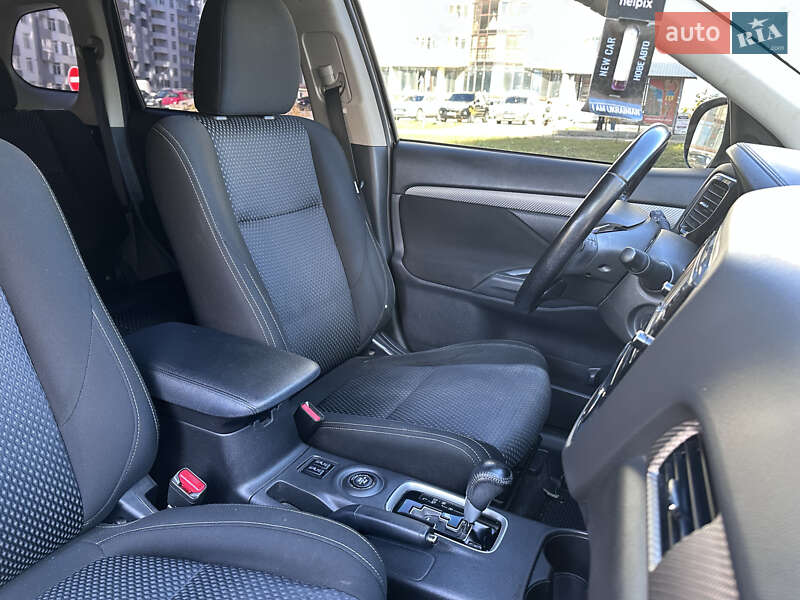Внедорожник / Кроссовер Mitsubishi Outlander 2015 в Тернополе