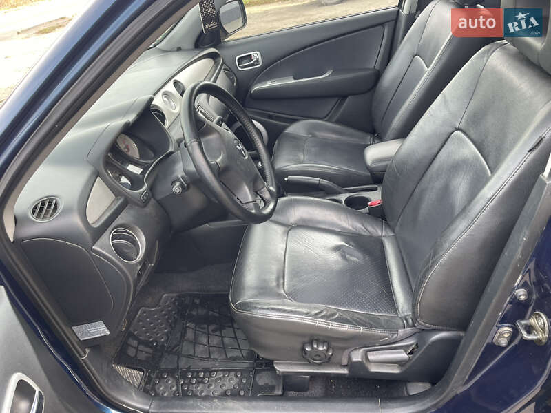 Внедорожник / Кроссовер Mitsubishi Outlander 2004 в Коломые