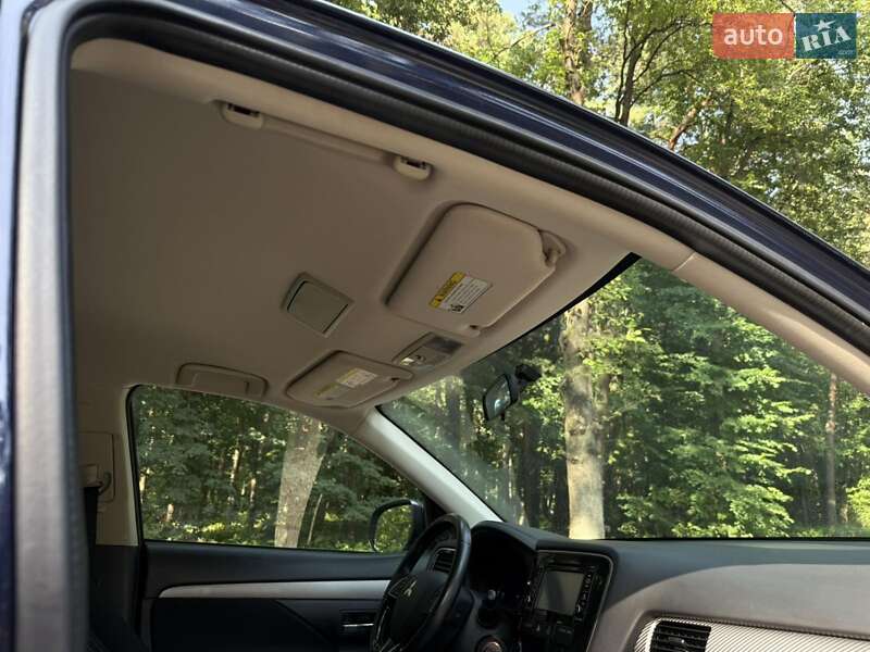 Внедорожник / Кроссовер Mitsubishi Outlander 2017 в Новояворовске фото 9 Внедорожник / Кроссовер Mitsubishi Outlander 2017 в Новояворовске