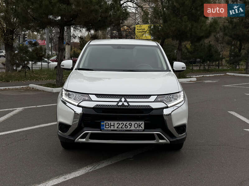 Внедорожник / Кроссовер Mitsubishi Outlander 2021 в Одессе фото 8 Внедорожник / Кроссовер Mitsubishi Outlander 2021 в Одессе
