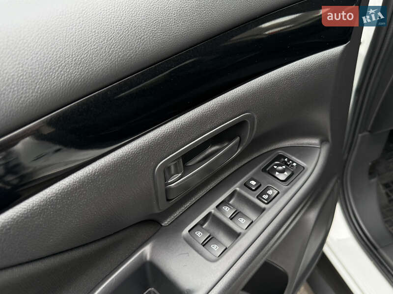 Внедорожник / Кроссовер Mitsubishi Outlander 2021 в Одессе фото 17 Внедорожник / Кроссовер Mitsubishi Outlander 2021 в Одессе
