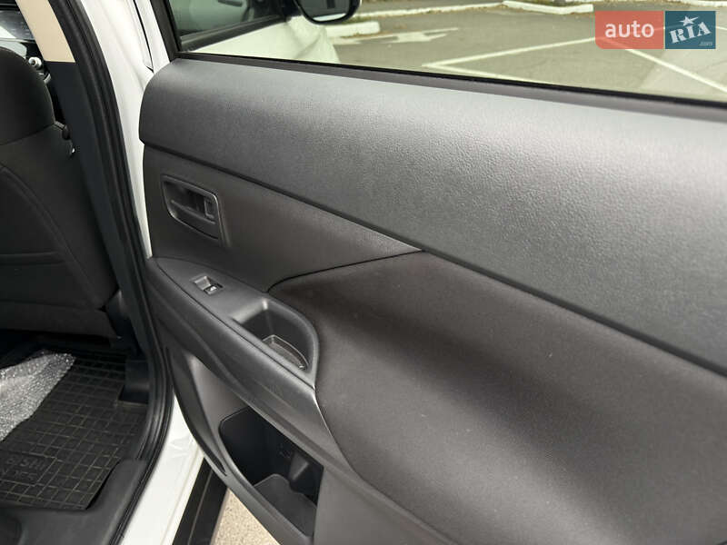 Внедорожник / Кроссовер Mitsubishi Outlander 2021 в Одессе фото 39 Внедорожник / Кроссовер Mitsubishi Outlander 2021 в Одессе