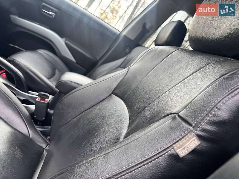 Позашляховик / Кросовер Mitsubishi Outlander 2011 в Охтирці