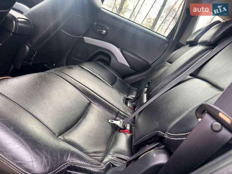 Позашляховик / Кросовер Mitsubishi Outlander 2011 в Охтирці