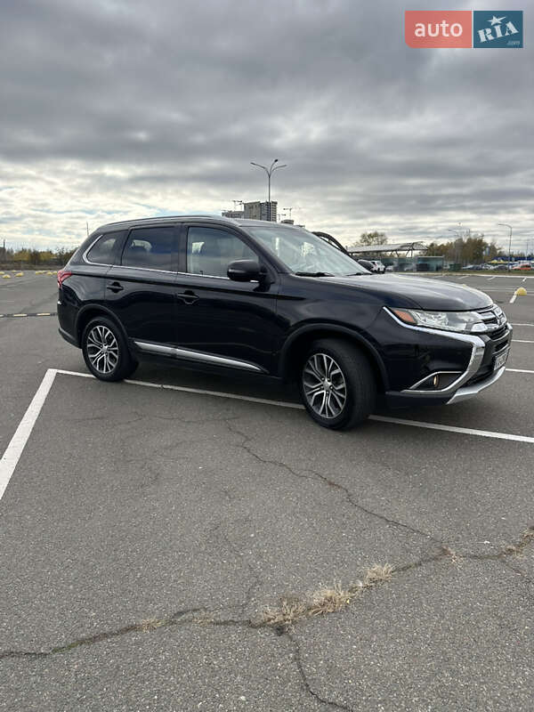 Внедорожник / Кроссовер Mitsubishi Outlander 2017 в Киеве фото 30 Внедорожник / Кроссовер Mitsubishi Outlander 2017 в Киеве