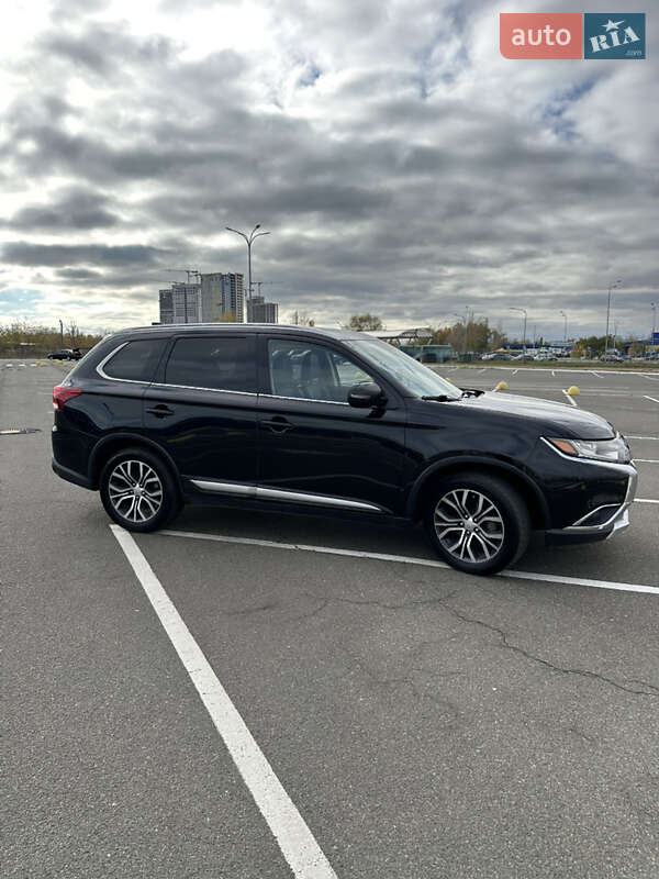 Внедорожник / Кроссовер Mitsubishi Outlander 2017 в Киеве фото 32 Внедорожник / Кроссовер Mitsubishi Outlander 2017 в Киеве