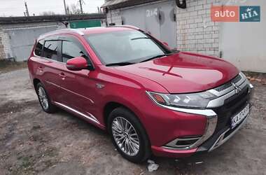 Внедорожник / Кроссовер Mitsubishi Outlander 2019 в Киеве