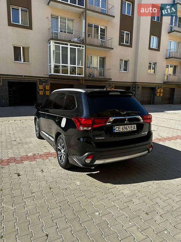 Внедорожник / Кроссовер Mitsubishi Outlander 2015 в Черновцах