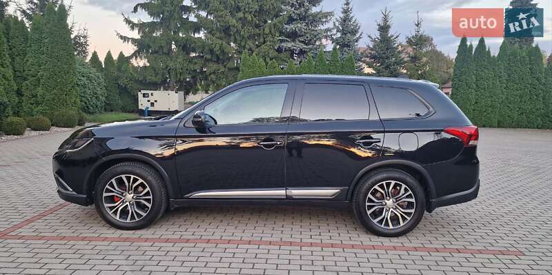 Внедорожник / Кроссовер Mitsubishi Outlander 2016 в Шептицькому
