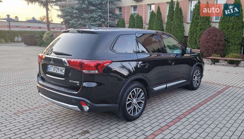 Внедорожник / Кроссовер Mitsubishi Outlander 2016 в Шептицькому
