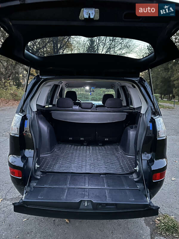 Внедорожник / Кроссовер Mitsubishi Outlander 2008 в Львове фото 12 Внедорожник / Кроссовер Mitsubishi Outlander 2008 в Львове