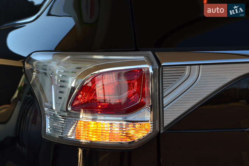 Внедорожник / Кроссовер Mitsubishi Outlander 2013 в Дрогобыче