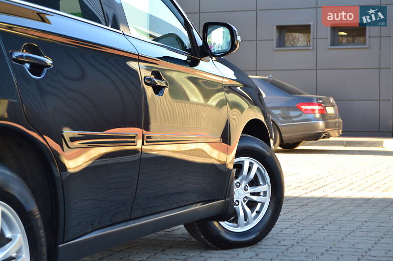 Внедорожник / Кроссовер Mitsubishi Outlander 2013 в Дрогобыче
