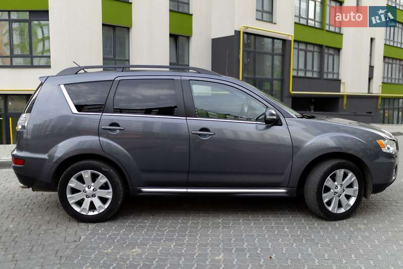 Внедорожник / Кроссовер Mitsubishi Outlander 2011 в Ивано-Франковске фото 4 Внедорожник / Кроссовер Mitsubishi Outlander 2011 в Ивано-Франковске